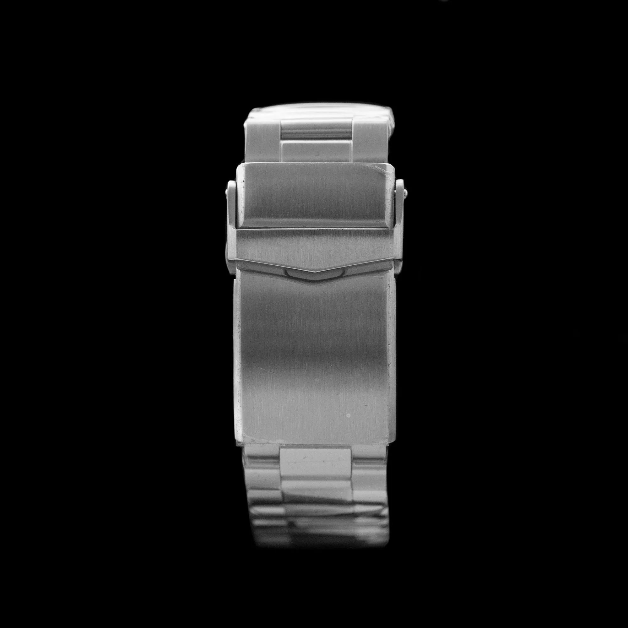 MWC - ‘Swiss Series’ 1000M Diver on Bracelet