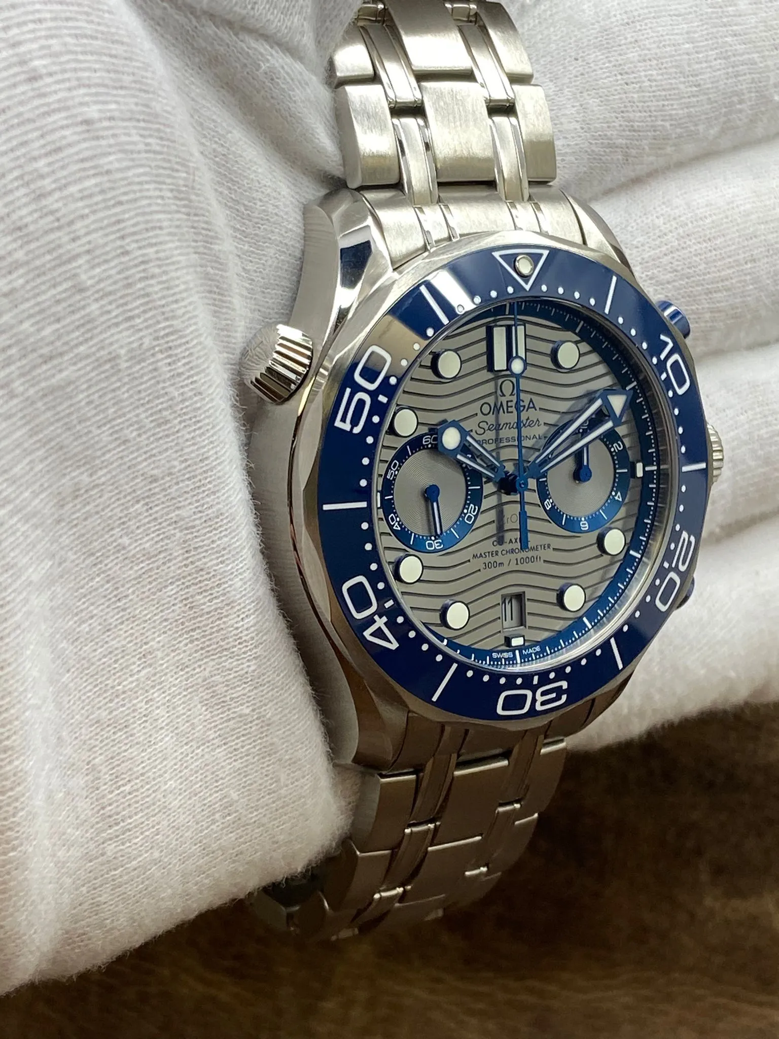 Omega Seamaster Diver 300M 44mm Chronograph  210.30.44.51.06.001 Grey Dial Automatic Men's Watch