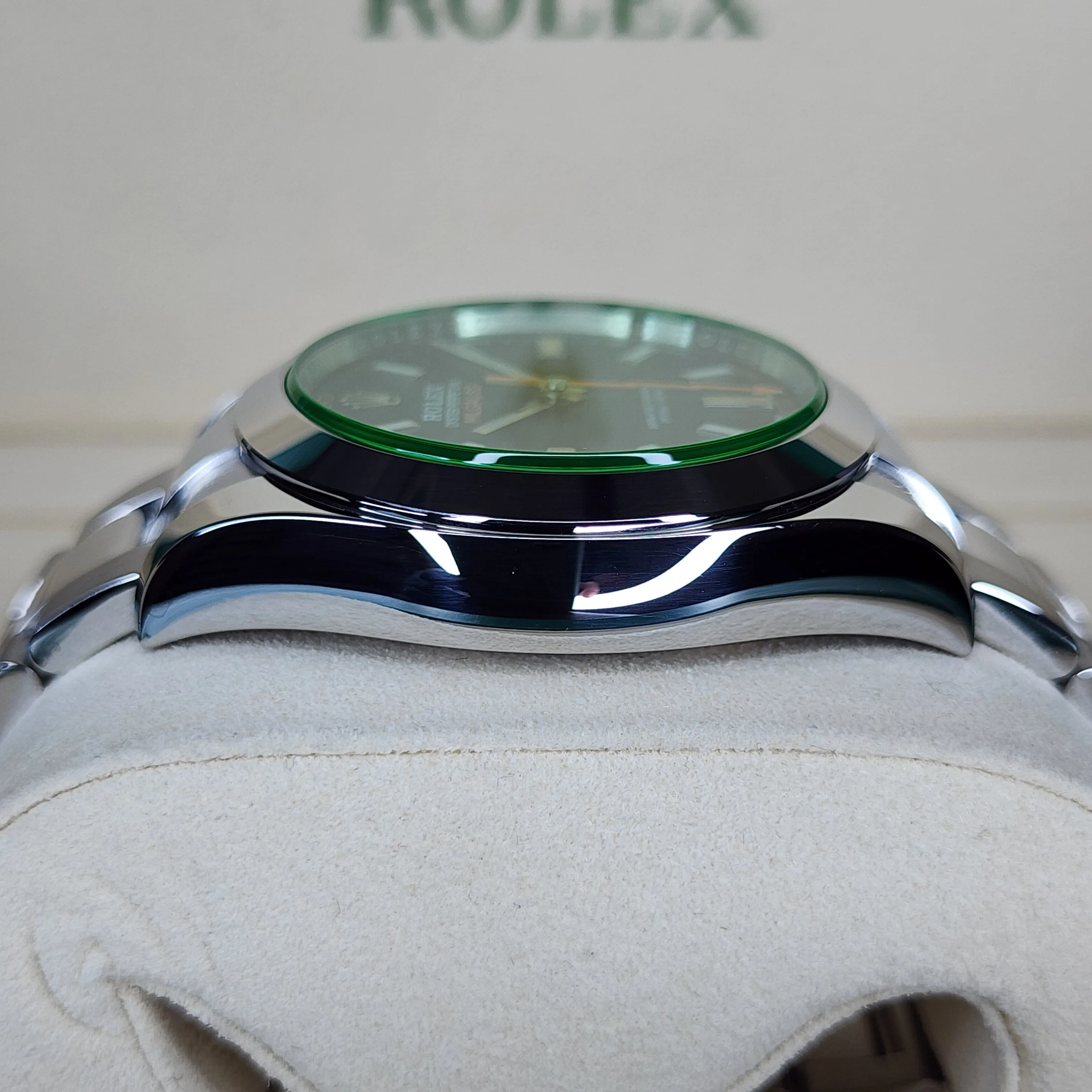 Rolex Milgauss Black Dial Green Crystal 40mm