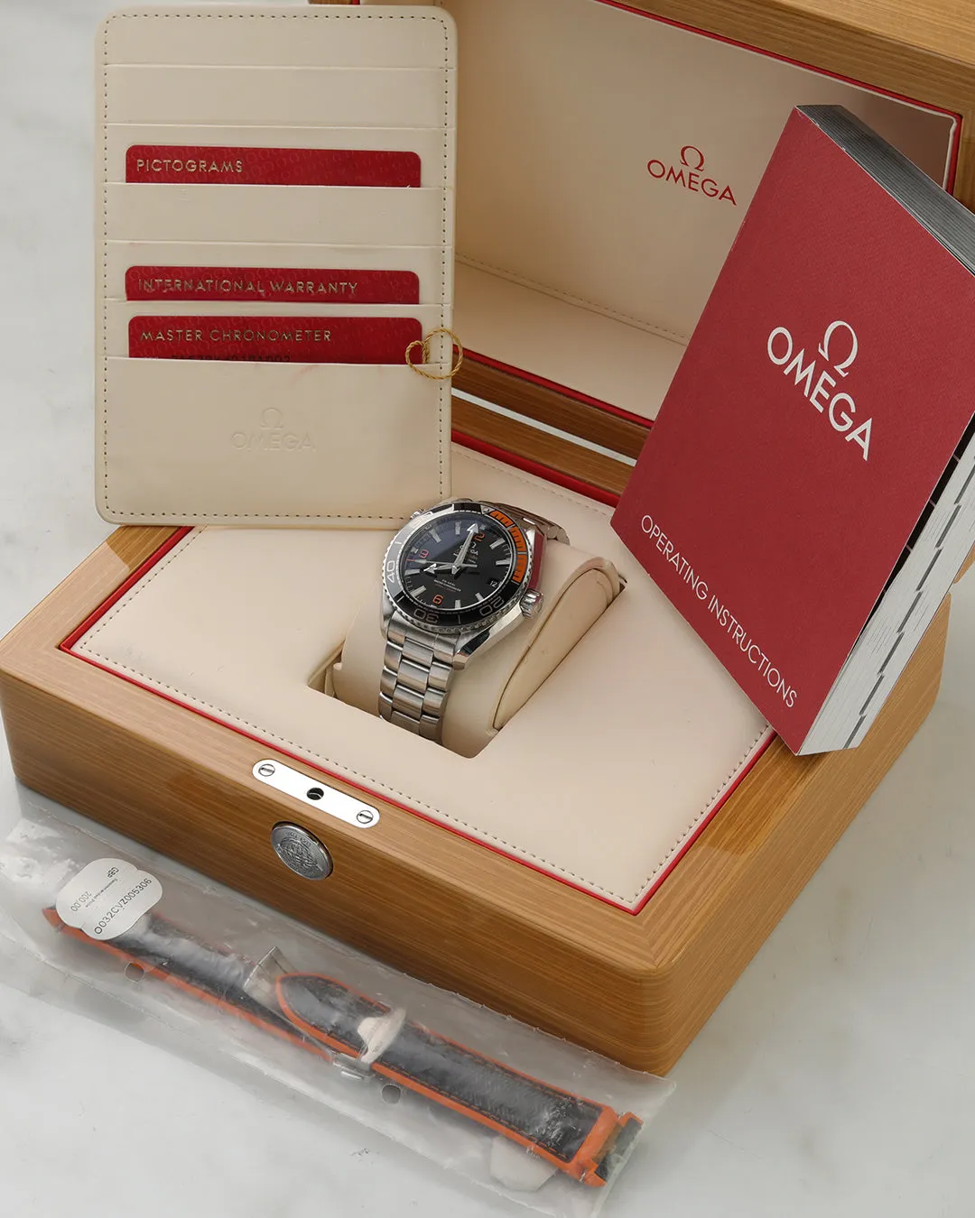 Seamaster Planet Ocean - 21530442101002