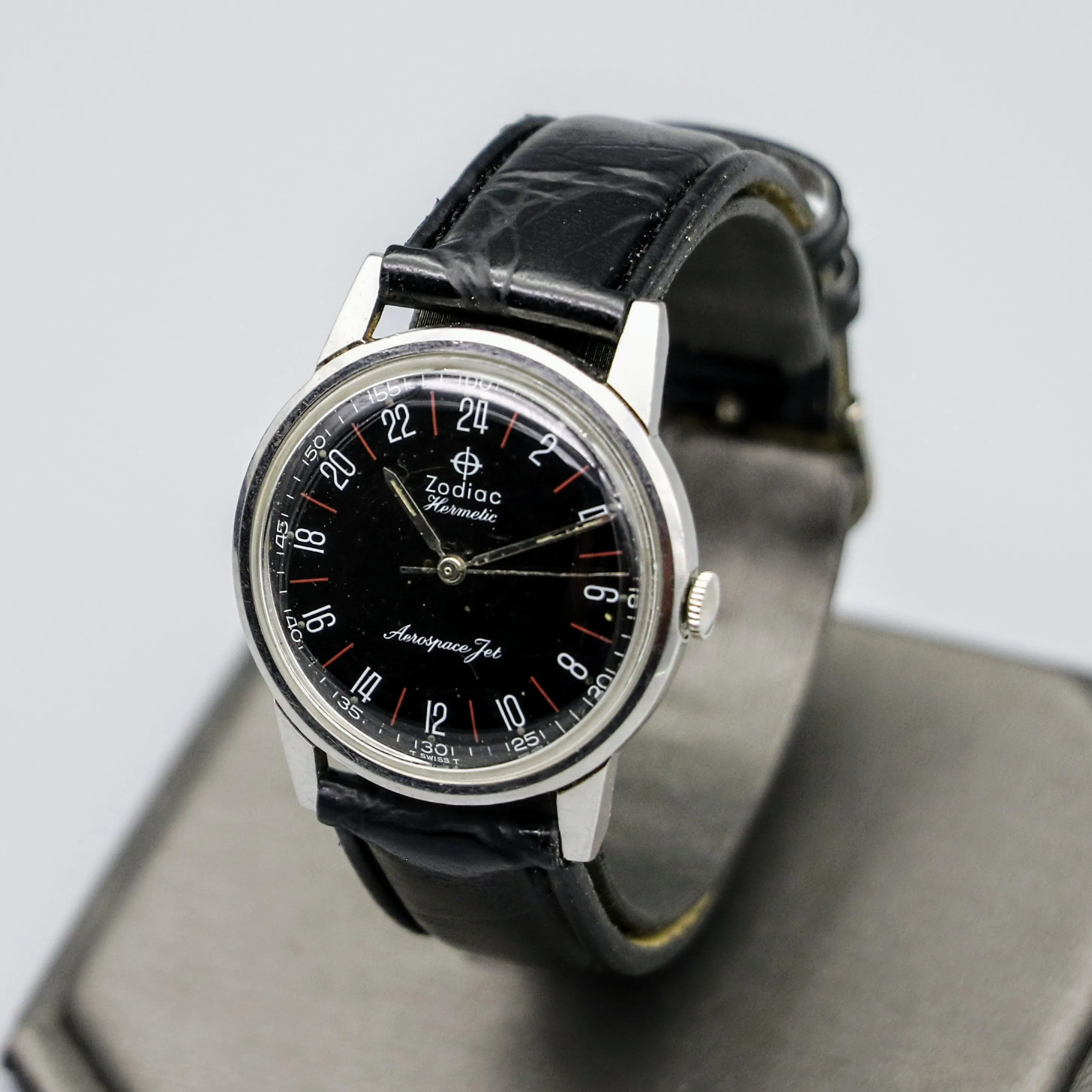 ZODIAC Hermetic Aerospace Jet Wristwatch Cal. 721 17 Jewels Swiss Watch